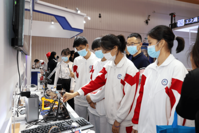 科技新星閃耀 2021世界機器人大會上小小發明家們的創新之旅